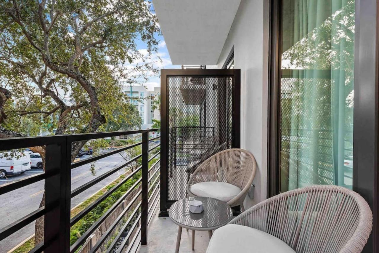 Pretty Rola 202 Modern Industrial Apt W King Bed ฟอร์ต ลอเดอร์เดล ภายนอก รูปภาพ