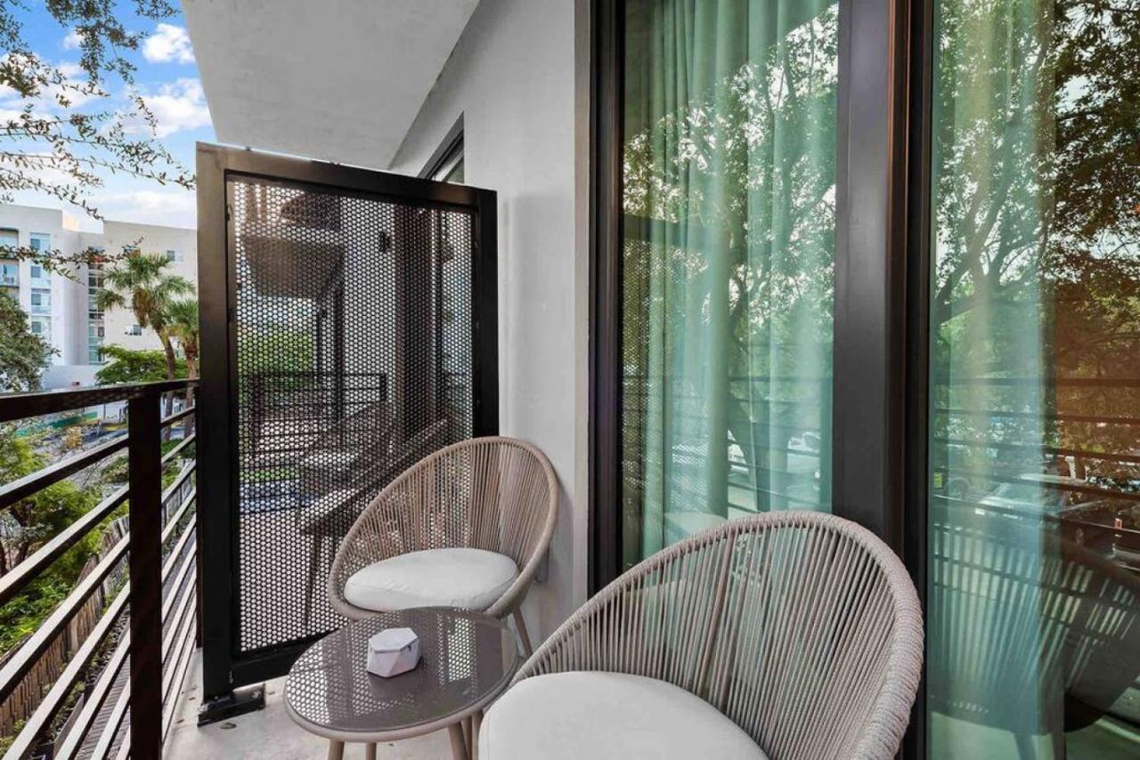 Pretty Rola 202 Modern Industrial Apt W King Bed ฟอร์ต ลอเดอร์เดล ภายนอก รูปภาพ